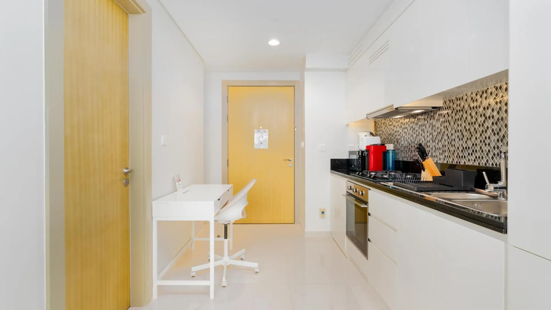 Apartamento Lux Bnb Aykon Tower I Skyline Canal Views Dubái